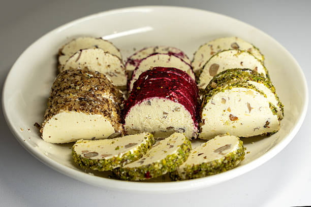 تصویر 4 از حلوا ارده کرمی نرم تهیه شده از دانه کنجد خالص